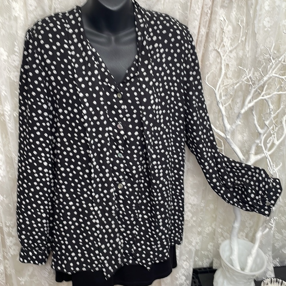 Polka Dots & Lightweight & Tie at Neck & Button Front  and Cuffs,